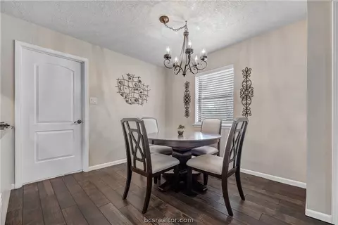 2703 Echo Glen Cir, Bryan, TX 77803 photo 9