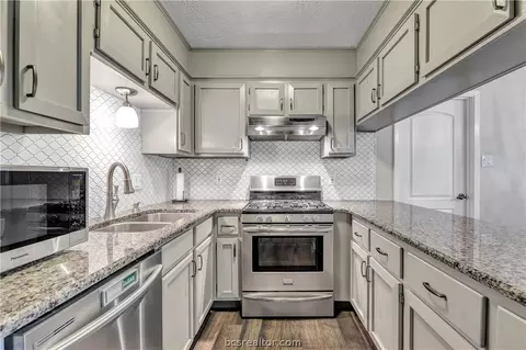 2703 Echo Glen Cir, Bryan, TX 77803 photo 11