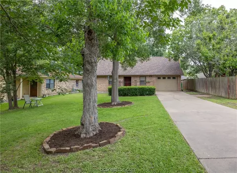 2703 Echo Glen Cir, Bryan, TX 77803 photo 2