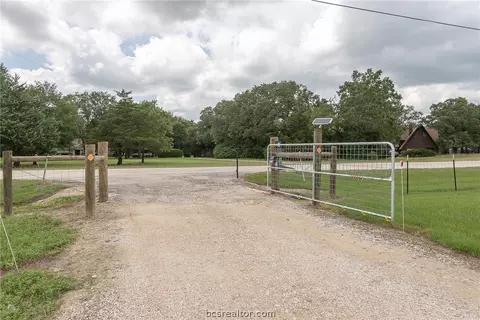 5660 Falling Water, Bryan, TX 77808 photo 25