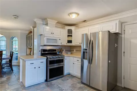 5660 Falling Water, Bryan, TX 77808 photo 12