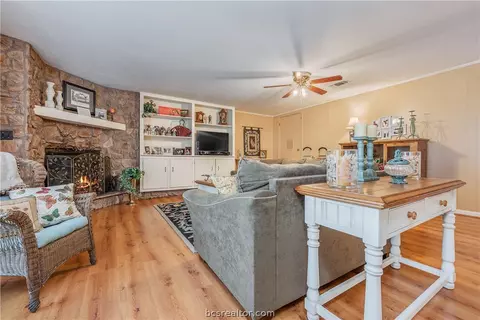 3809 Spring Hollow Ct, Bryan, TX 77802 photo 6
