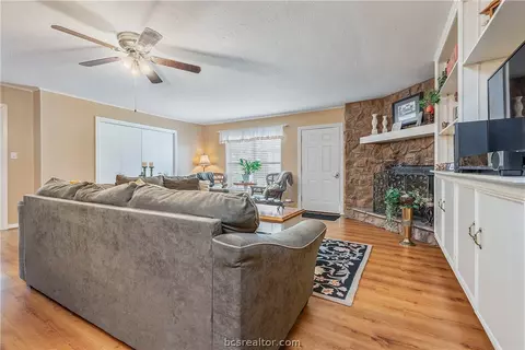 3809 Spring Hollow Ct, Bryan, TX 77802 photo 7