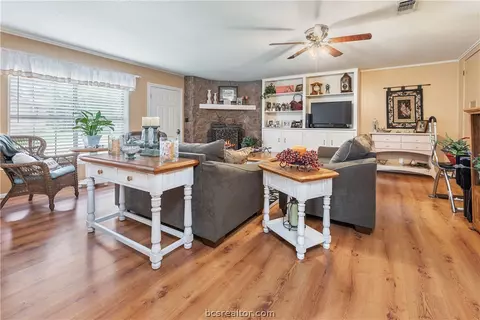 3809 Spring Hollow Ct, Bryan, TX 77802 photo 8