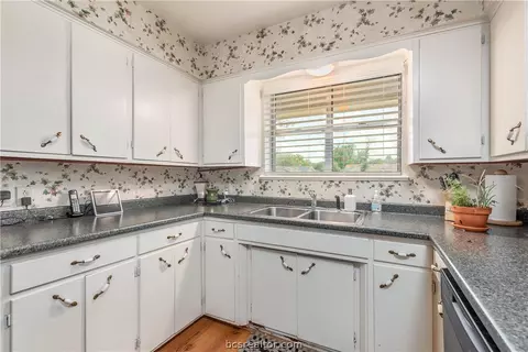 3809 Spring Hollow Ct, Bryan, TX 77802 photo 14
