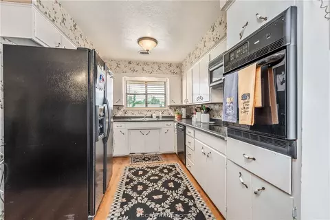 3809 Spring Hollow Ct, Bryan, TX 77802 photo 12