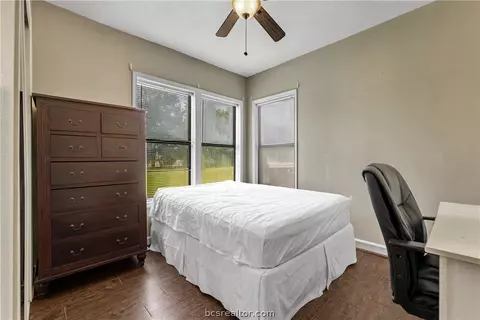 100 Brookside Dr E, Bryan, TX 77801 photo 23