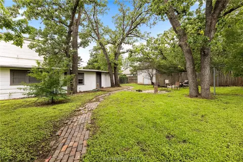 100 Brookside Dr E, Bryan, TX 77801 photo 29