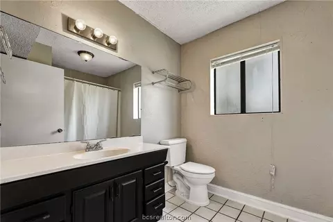 100 Brookside Dr E, Bryan, TX 77801 photo 17