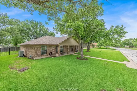3601 Brockhampton Dr, Bryan, TX 77802 photo 2