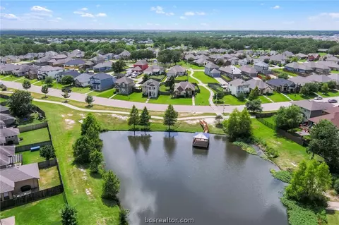 2015 Autumn Lake Dr, Bryan, TX 77807 photo 1
