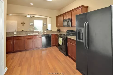 2015 Autumn Lake Dr, Bryan, TX 77807 photo 13