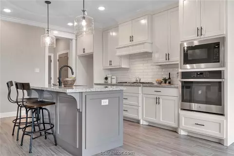 5010 Greyrock Dr, Bryan, TX 77802 photo 9