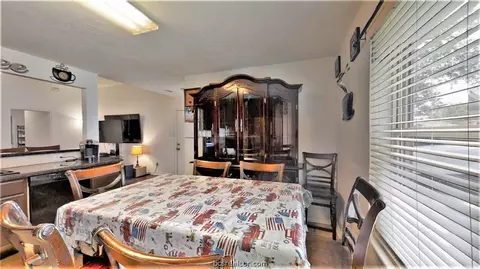 1435 Cedarcrest Ln, Bryan, TX 77803 photo 9