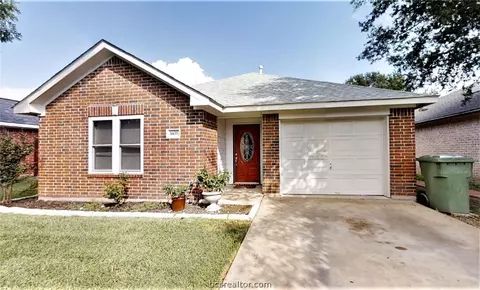 1435 Cedarcrest Ln, Bryan, TX 77803 photo 1