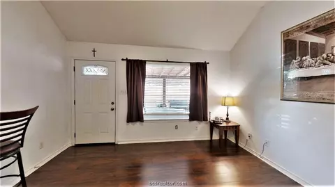 1435 Cedarcrest Ln, Bryan, TX 77803 photo 4
