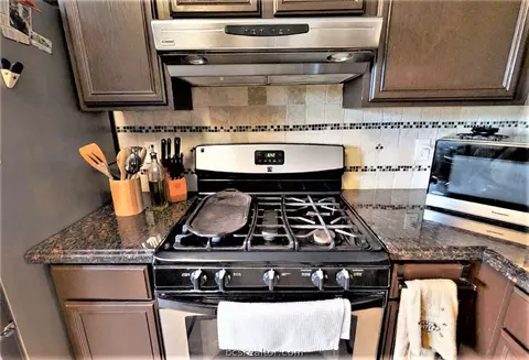 1435 Cedarcrest Ln, Bryan, TX 77803 photo 8