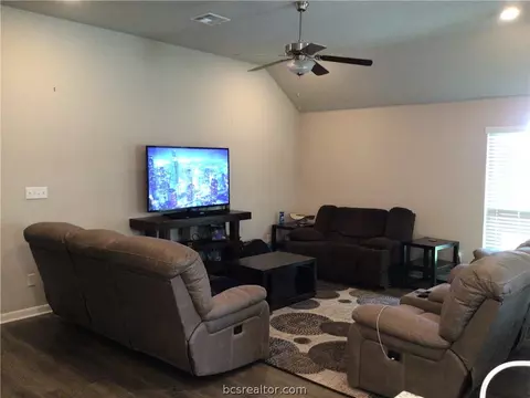 2134 Dumfries Dr, Bryan, TX 77807 photo 6
