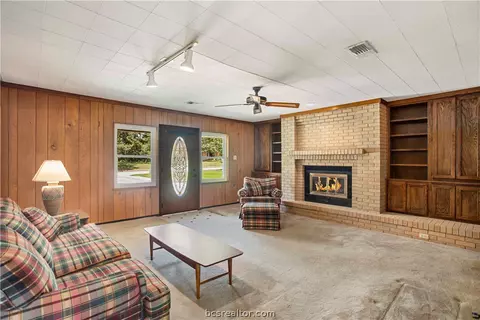 4209 Nagle St, Bryan, TX 77801 photo 2