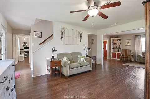 901 Jane Ln, Bryan, TX 77802 photo 5