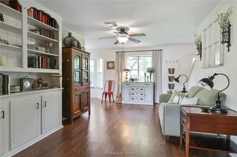 901 Jane Ln, Bryan, TX 77802 photo 7