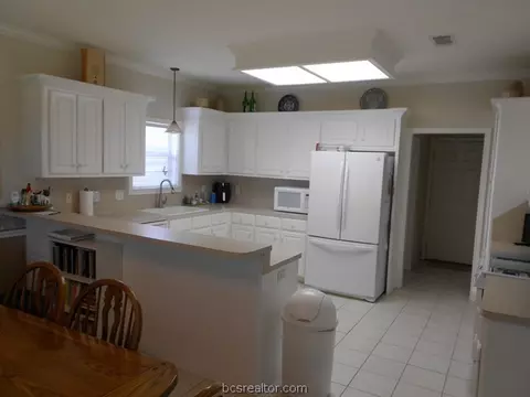 4906 Brompton Ln, Bryan, TX 77802 photo 6