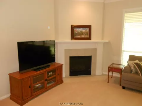 4906 Brompton Ln, Bryan, TX 77802 photo 2