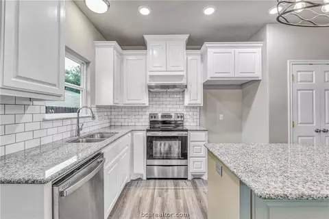 508 Waco St, Bryan, TX 77803 photo 4