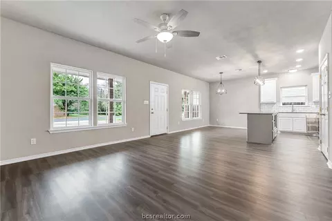 508 Waco St, Bryan, TX 77803 photo 12