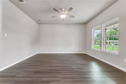 508 Waco St, Bryan, TX 77803 photo 9