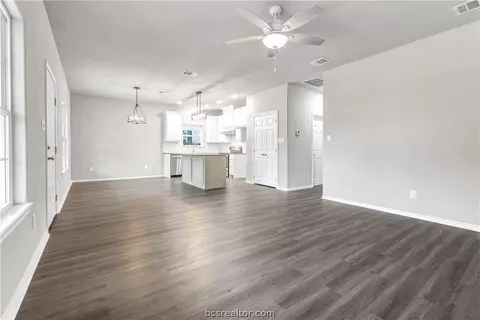 508 Waco St, Bryan, TX 77803 photo 11
