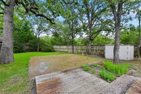 4701 Hunington Dr, Bryan, TX 77802 photo 19
