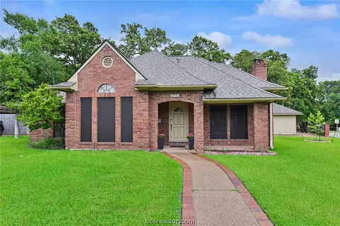 4701 Hunington Dr, Bryan, TX 77802 photo 1