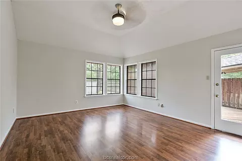4701 Hunington Dr, Bryan, TX 77802 photo 10