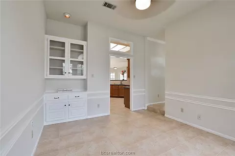 4701 Hunington Dr, Bryan, TX 77802 photo 5