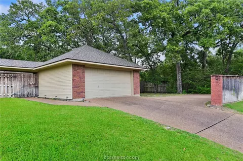 4701 Hunington Dr, Bryan, TX 77802 photo 22