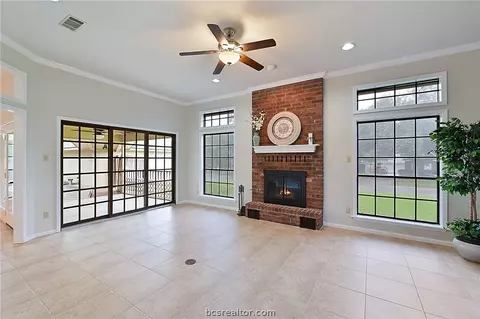 4701 Hunington Dr, Bryan, TX 77802 photo 2