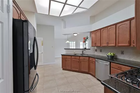 4701 Hunington Dr, Bryan, TX 77802 photo 6