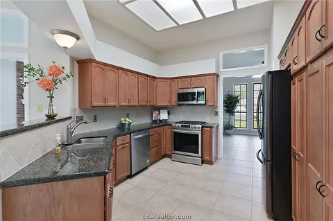 4701 Hunington Dr, Bryan, TX 77802 photo 7