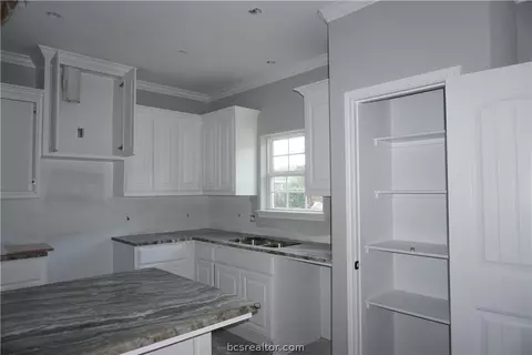 1312 E 21st St, Bryan, TX 77803 photo 2