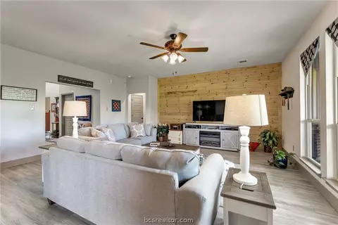 6464 Dick Elliott Rd, Bryan, TX 77808 photo 6
