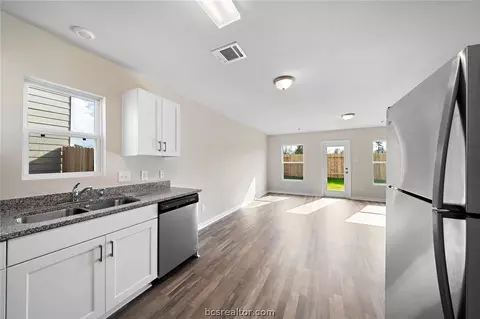 1116 Richard St, Bryan, TX 77807 photo 3