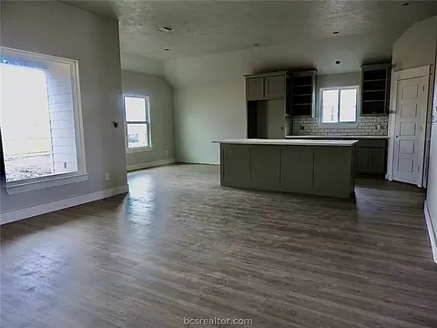 208 Pleasant Path, Snook, TX 77878 photo 3