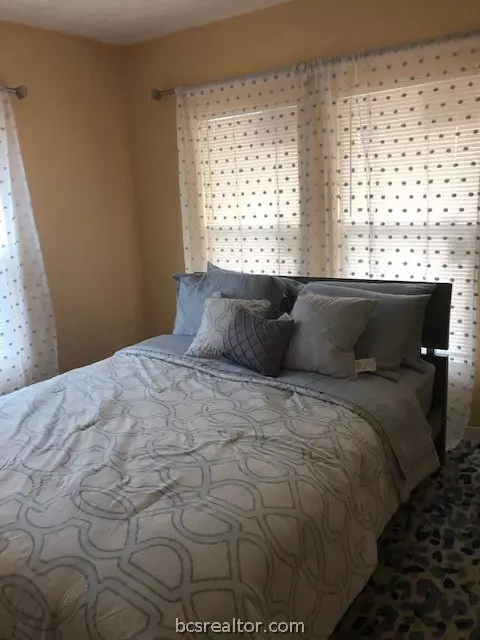 304 E 22nd St, Bryan, TX 77803 photo 9