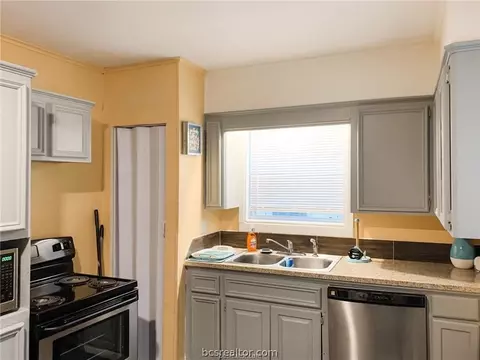 304 E 22nd St, Bryan, TX 77803 photo 7