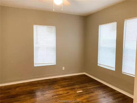 304 E 22nd St, Bryan, TX 77803 photo 28
