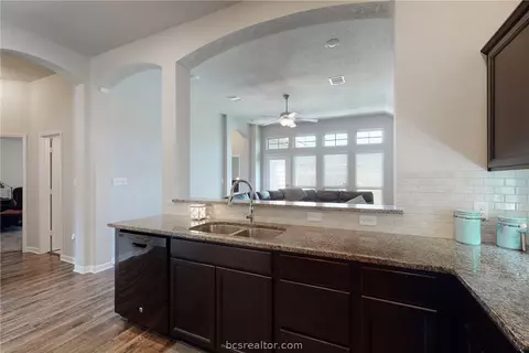 2014 Shimla Dr, Bryan, TX 77807 photo 6