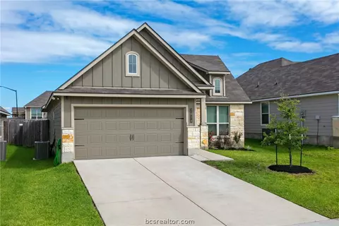 2014 Shimla Dr, Bryan, TX 77807 photo 2