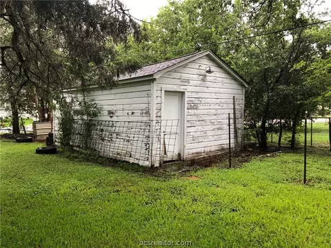 1103 Ettle St, Bryan, TX 77803 photo 9