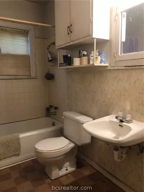 1103 Ettle St, Bryan, TX 77803 photo 7